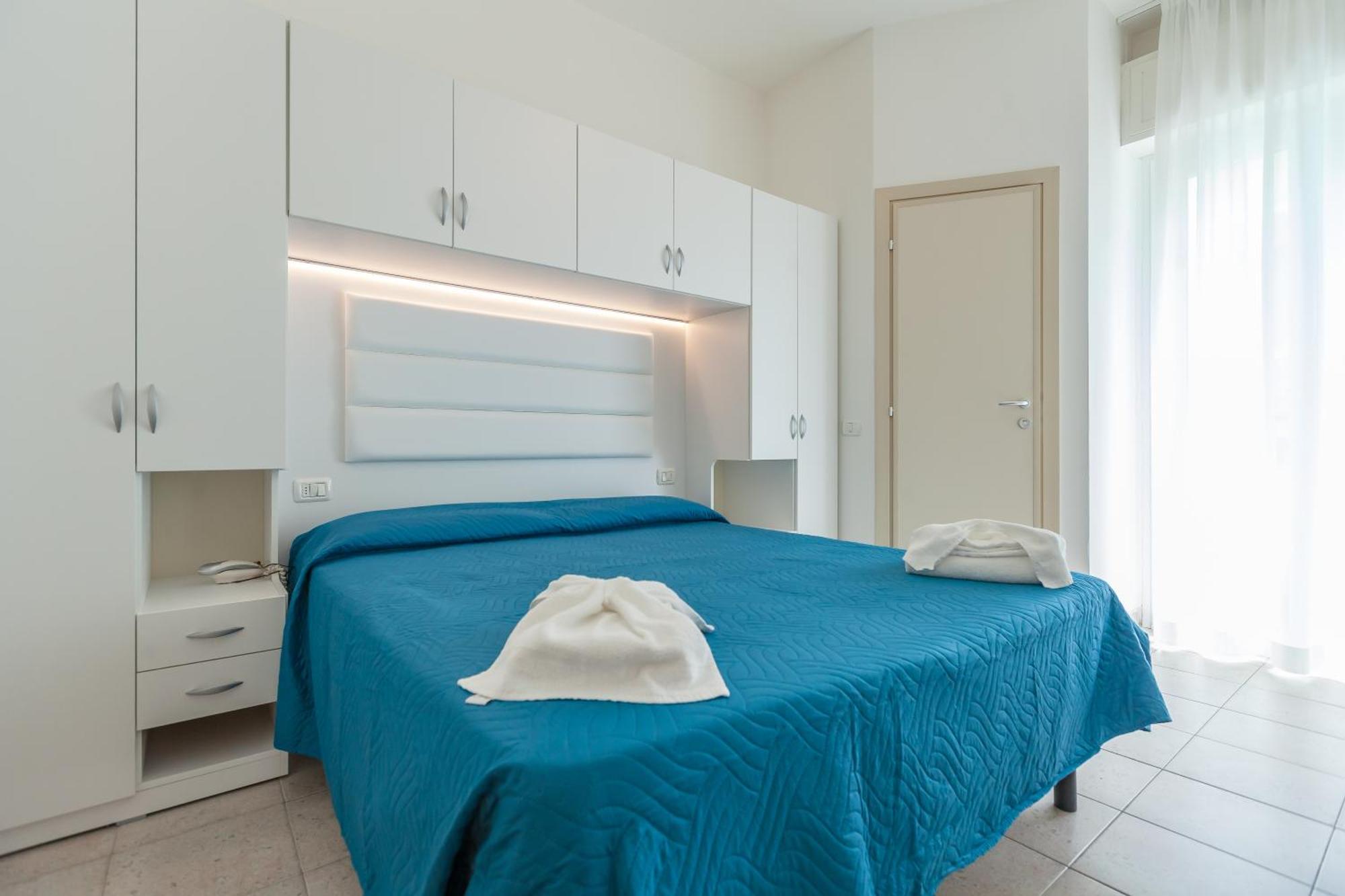 Double Room,1583129132:JPEG