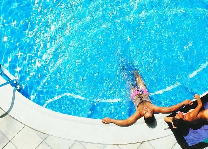 Hotel con piscina: Hotel Ducale